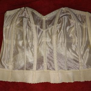 Vintage bustier, strapless brassiere for bridals, bridesmaids or quinceañeras.